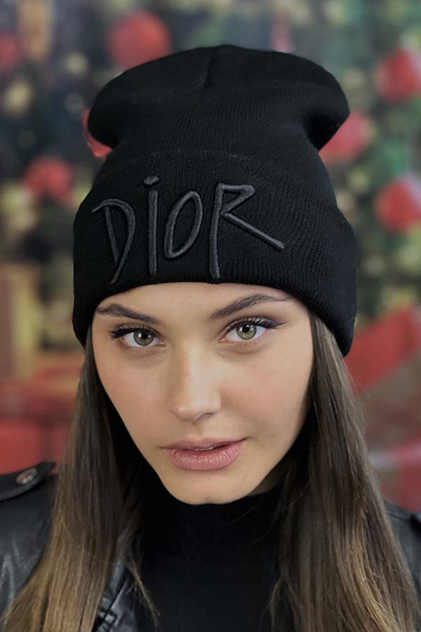 Шапка з модною вишивкою (5156) чорний