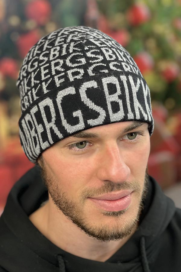 Чоловіча шапка «Letters» (5158) чорний + маренго