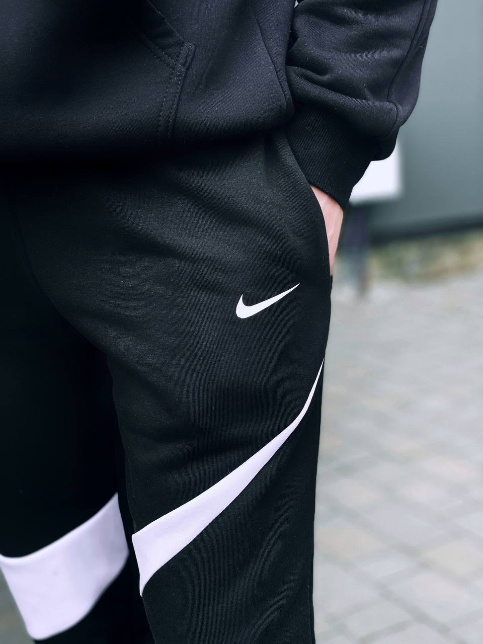 Спортивные штаны Nike Big Swoosh Logo черные (ориг. бирки) - фото 4 - id-p2005895647
