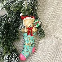 Елочное подвесное новогоднее украшение Мишка с подарками в сапоге 14.5 см ( 1шт)