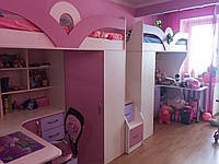 Детская кровать-чердак с рабочей зоной, шкафом и лестницей-комодом для двоих детей КЛ35