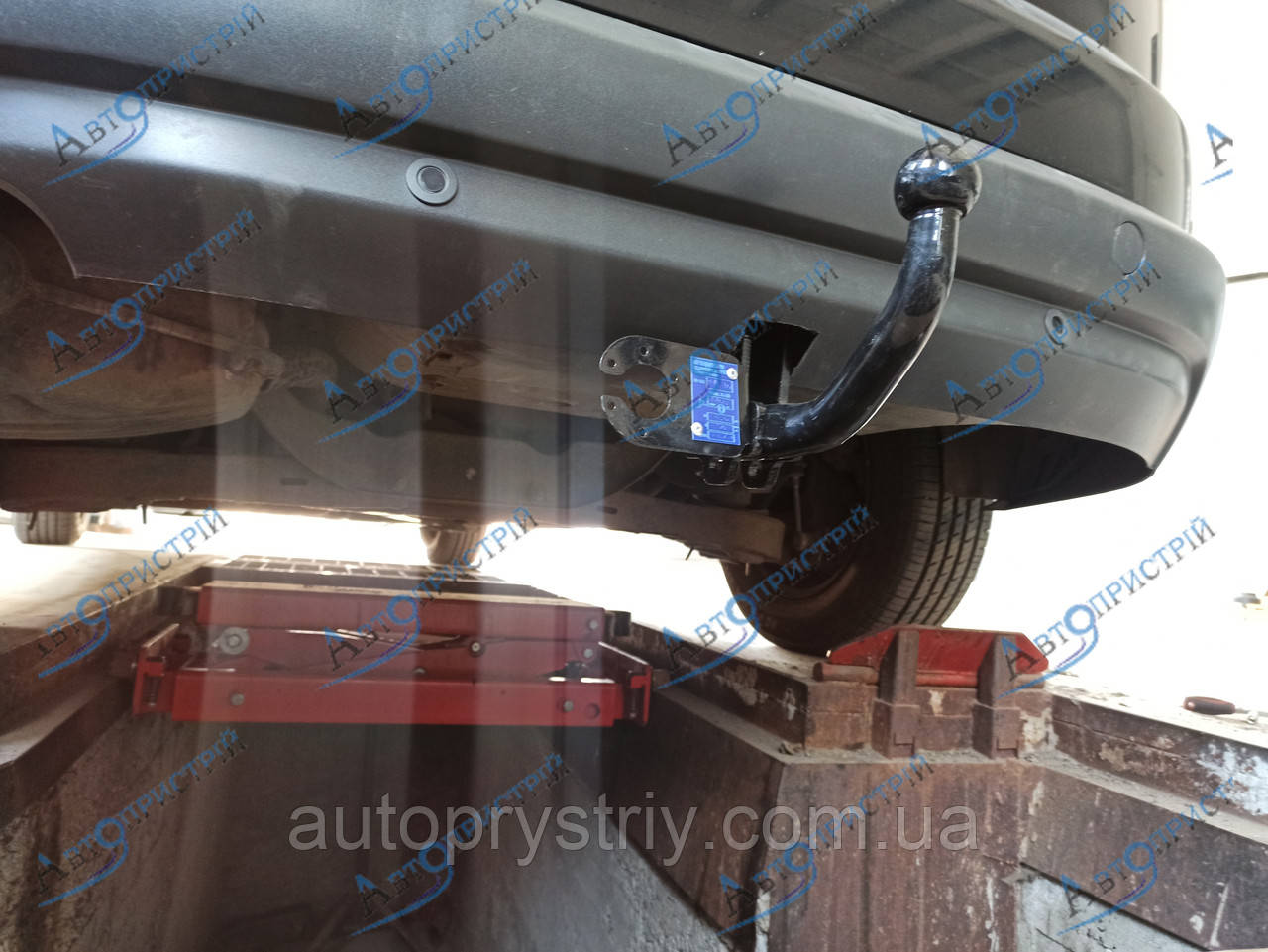 Фаркоп - Ford S-Max Універсал (2006-2015) з'ємний на 2 болтах