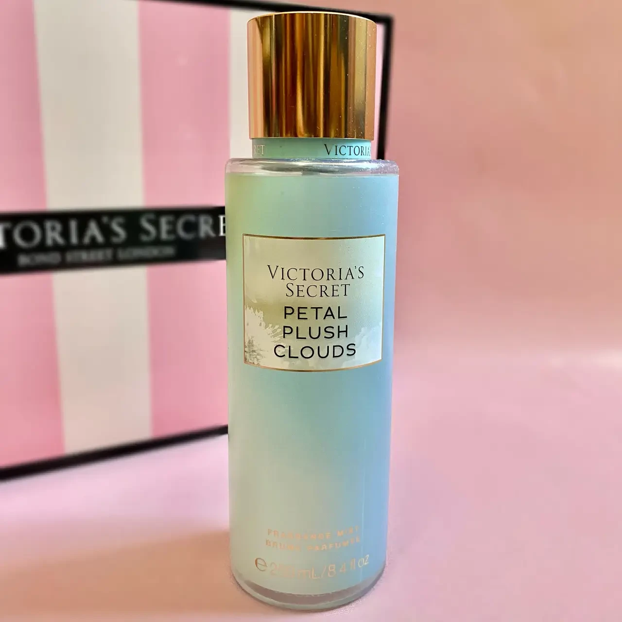 Спрей для тела Limited Edition Into the Clouds Fragrance Mist Petal Plush Clouds Victoria s Secret - фото 1 - id-p2006555872