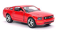 Модель автомобіля Ford Mustang GT 2006 1:42 Kinsmart (K4226)