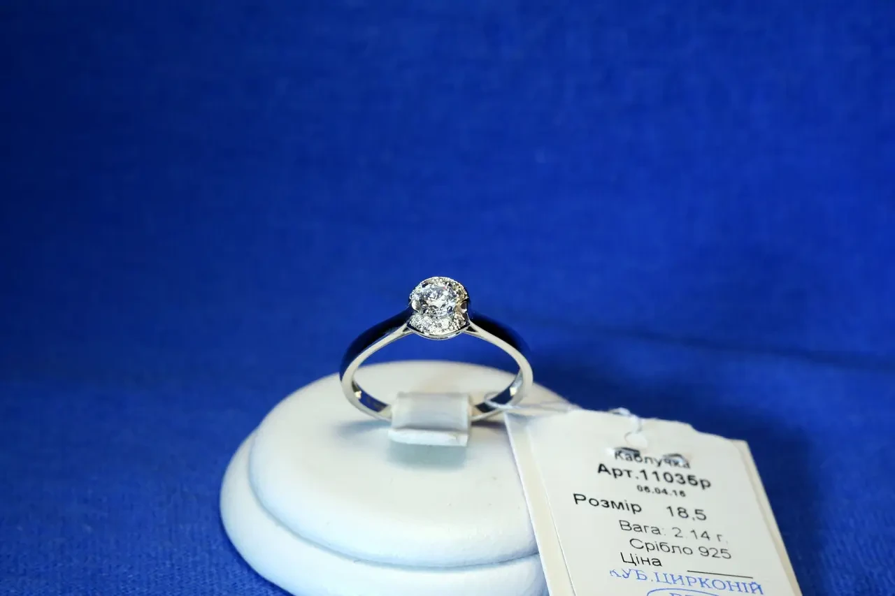 Серебряное кольцо с фианитами и родием 11035р - фото 3 - id-p388546728