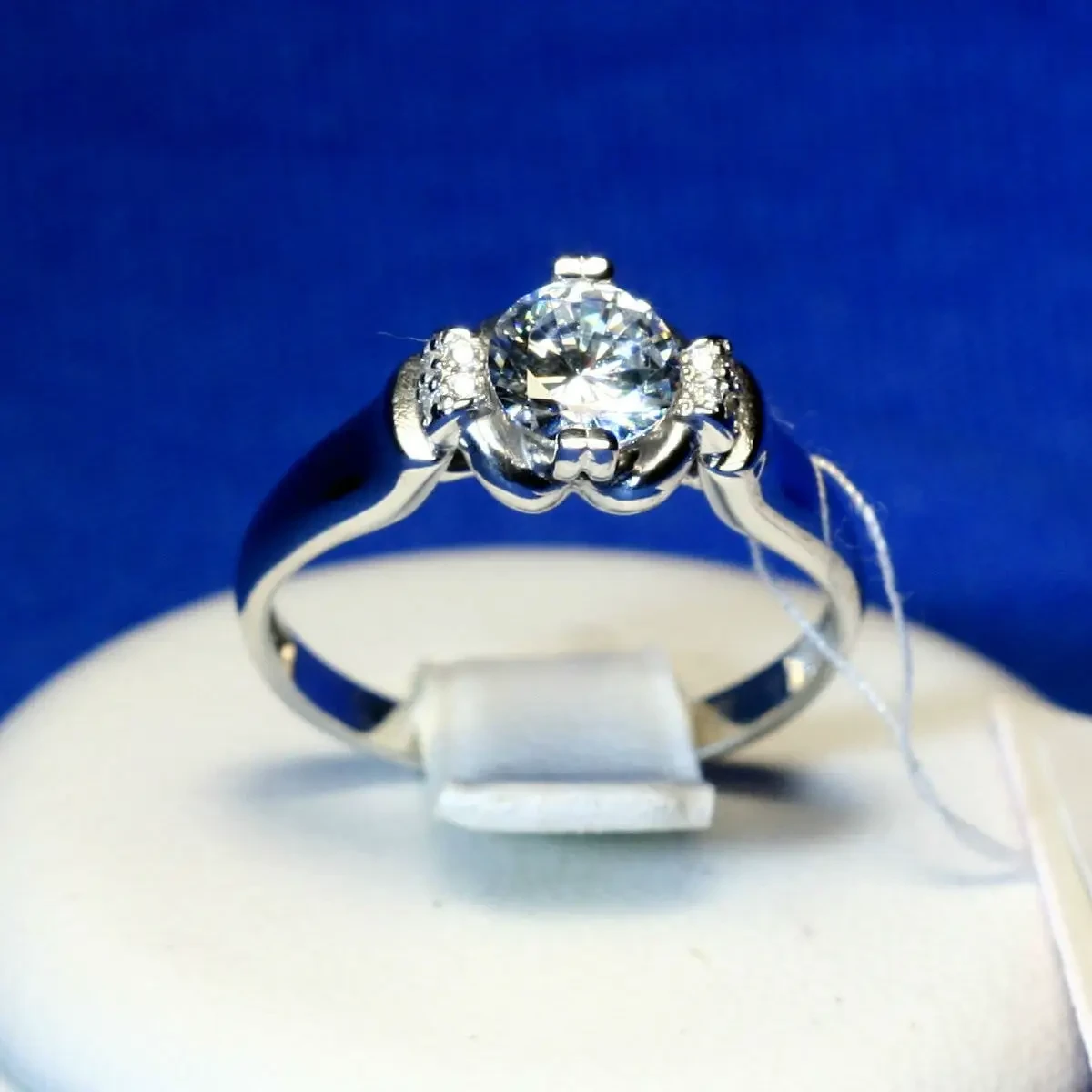 Серебряное кольцо с фианитом 11028-1р - фото 1 - id-p388546710