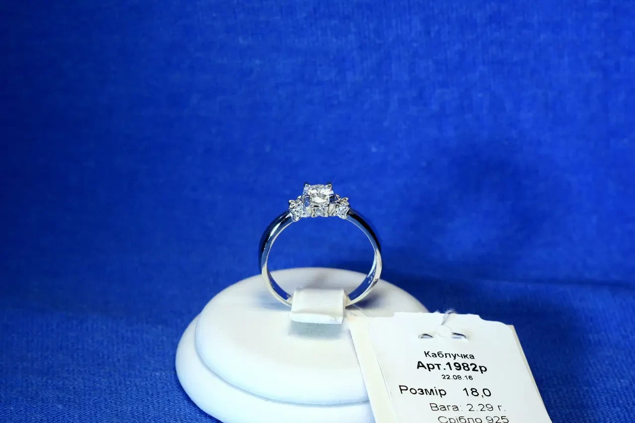 Серебряное кольцо Кубики с фианитами 1982р - фото 3 - id-p388546690