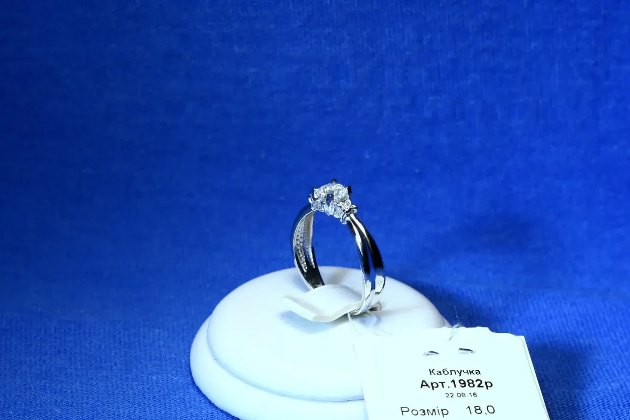 Серебряное кольцо Кубики с фианитами 1982р - фото 4 - id-p388546690