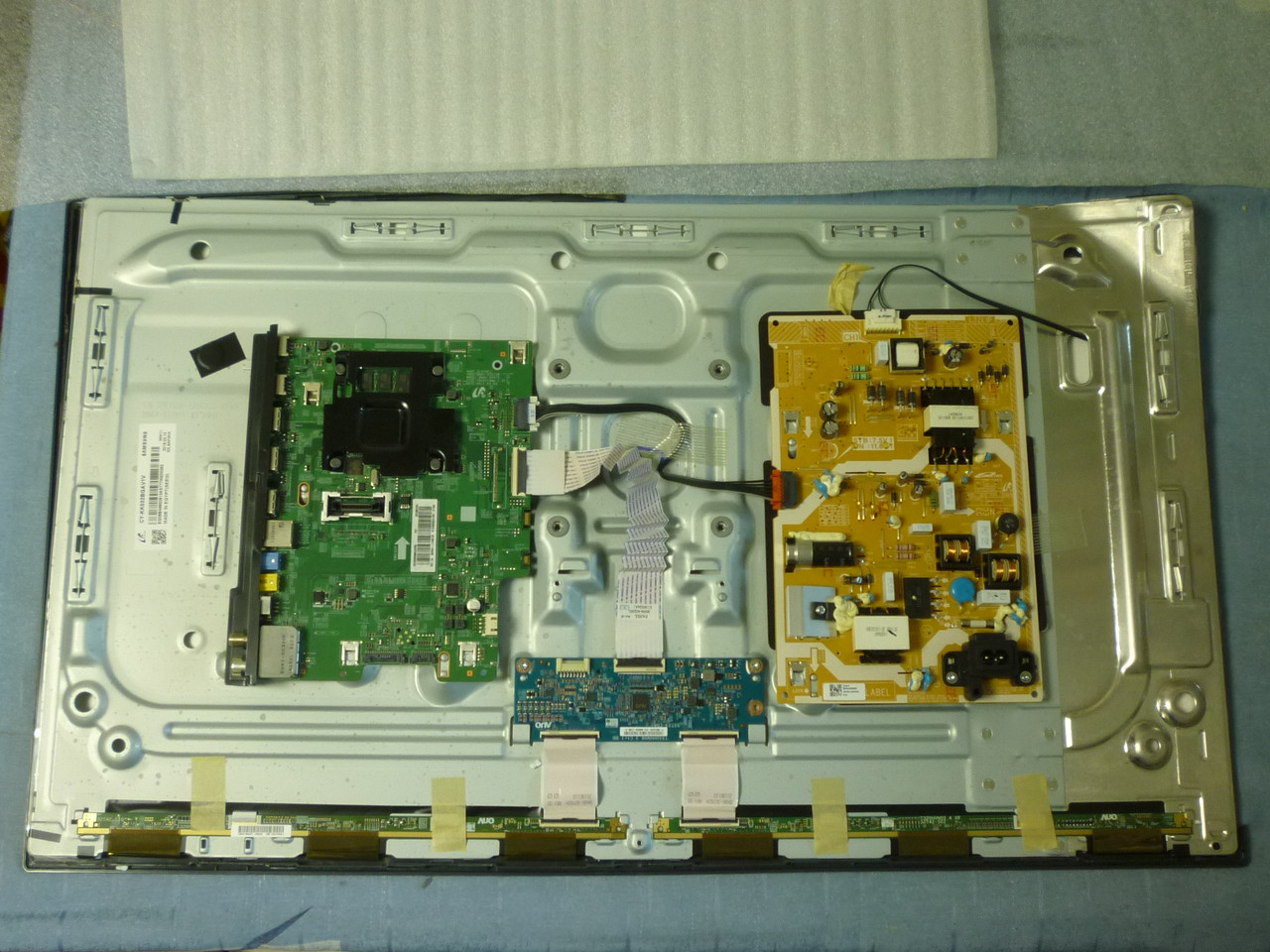 Плати від LED TV Samsung UE32M5500AUXUA поблочно (розбита матриця)