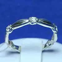 Серебряное кольцо с фианитами по кругу кс 399