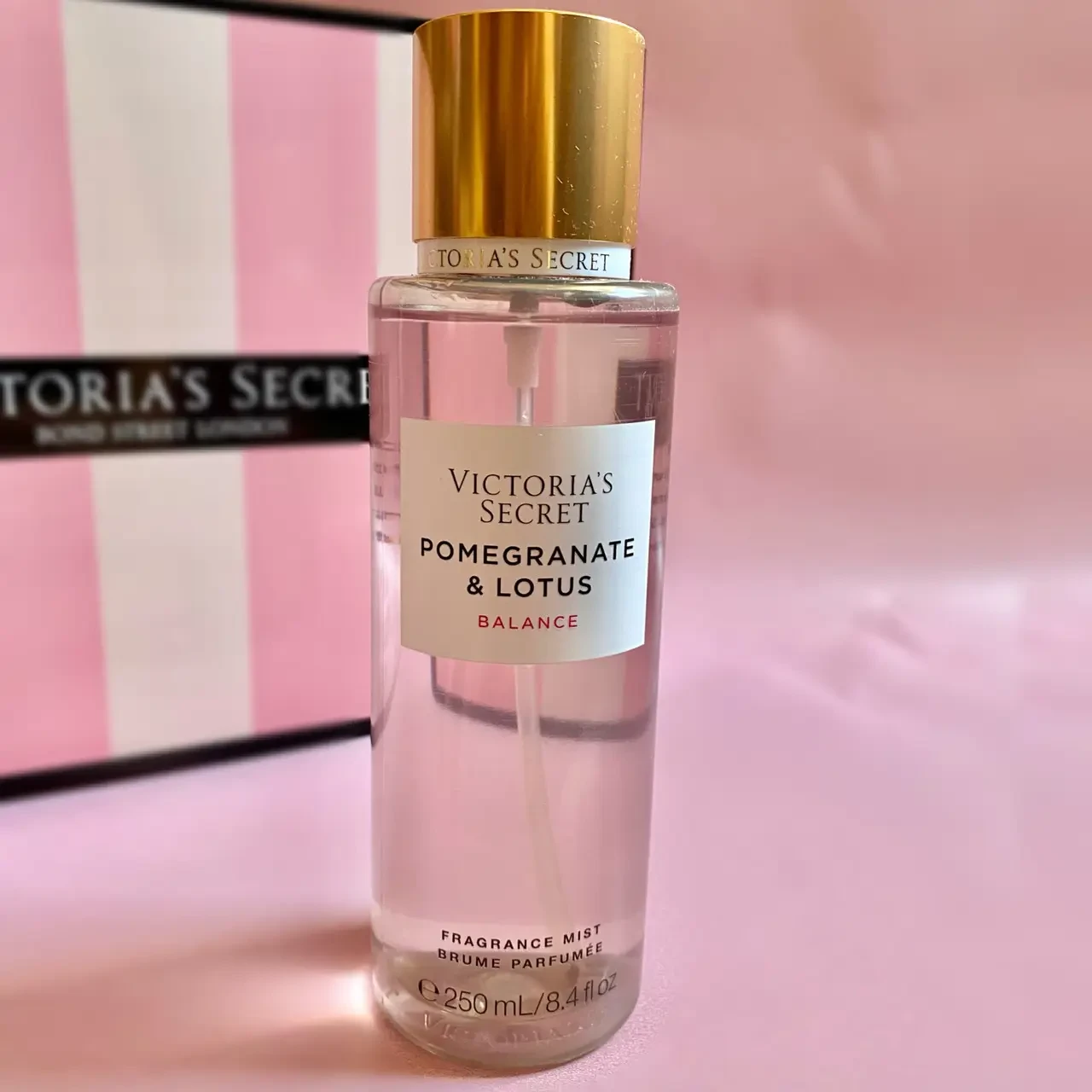 Спрей для тіла Pomegranate & Lotus Natural Beauty Fragrance Mist Victoria's Secret