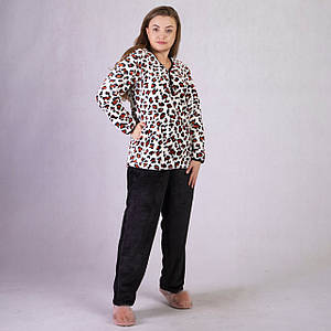 Жіноча махрова піжама "Білий лео-кнопка" р.44-46