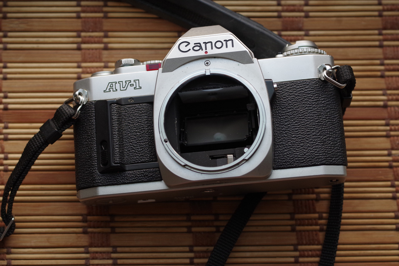 ⭐️美品⭐️モルト交換済⭐️Canon AE-1 PROGRAM ＋50mm F1.4 CANON AE-1 PROGRAM FD 50mm F1.4 POWER WINDER A2 - 新潟県で
