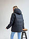 Осіння тепла жіноча куртка оверсайз 42-46 стильна модна куртка на блискавці з капюшоном синтепон 250, фото 2