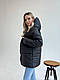 Осіння тепла жіноча куртка оверсайз 42-46 стильна модна куртка на блискавці з капюшоном синтепон 250, фото 5