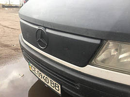 Зимова накладка в рещітку / заглушка в рещітку зимова на Mercedes Sprinter 1995 - 2000