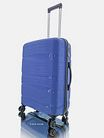 Дорожный пластиковый полипропиленовый чемодан средний М Voyage super me на 4-х колесах синий