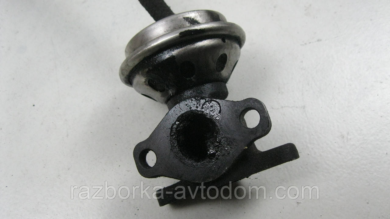 Клапан EGR VW Passat B5, Sharan, T4, Golf 3, Polo 3, Audi 80, A4 B5, A6 C5 1.9TDI OE:028131501E