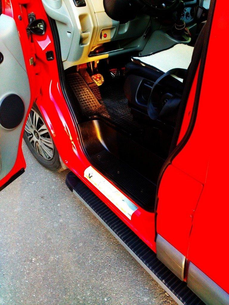 Бокові пороги Maya (2 шт., Алюміній) Довга база для Renault Trafic 2015- рр