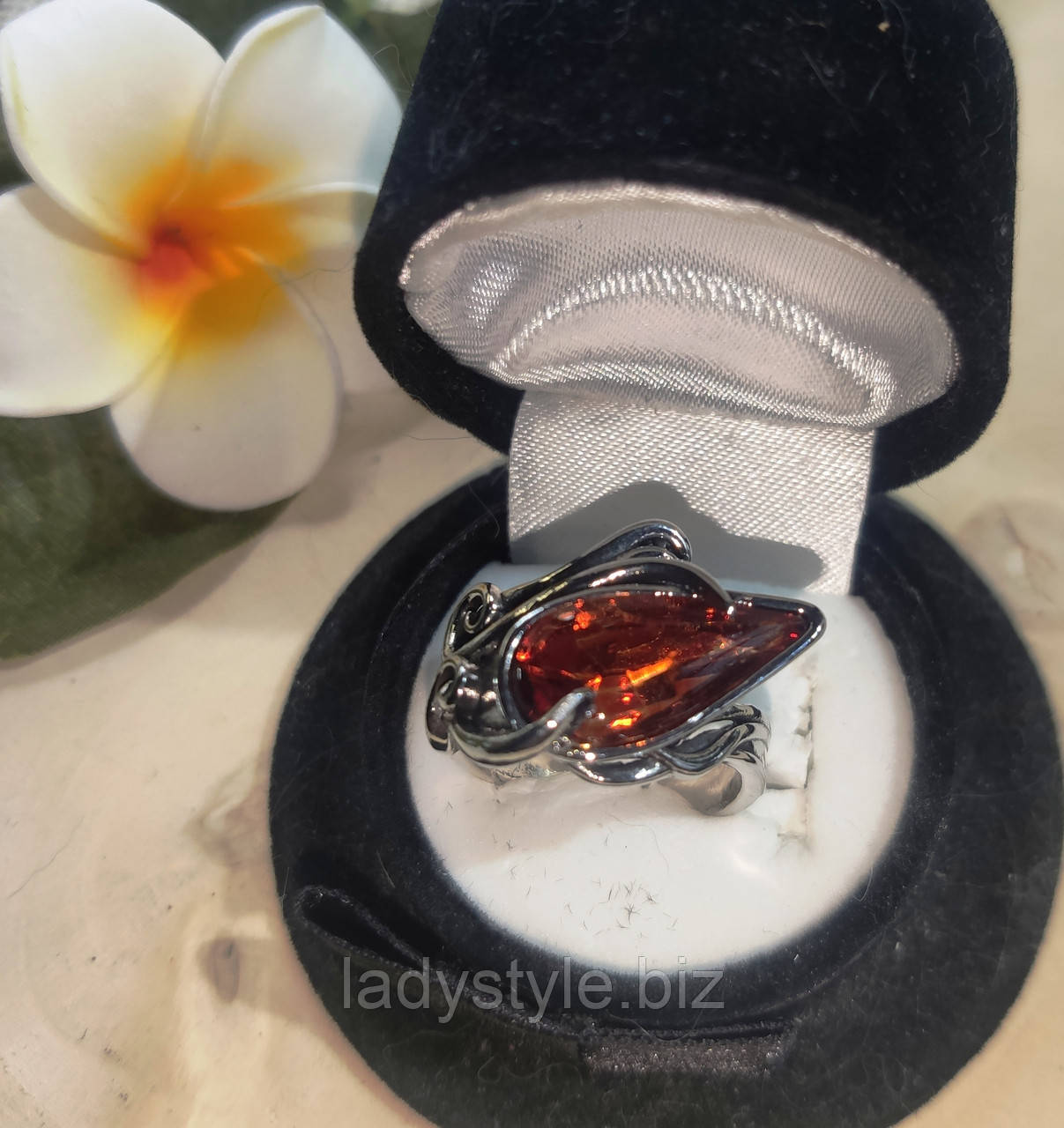 Восточный перстень с оранжевым камнем, 18 и 19 от студии LadyStyle.Biz