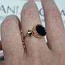 Каблучка золота з круглим чорним оніксом жіноча асиметрична композиція, фото 8