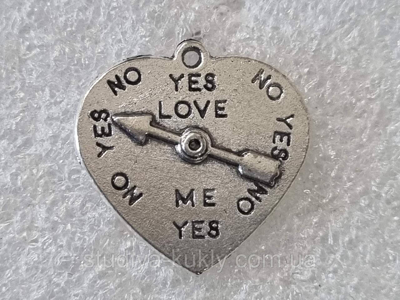 Годинник у формі сердечка, колір - срібло. Діаметр 20 мм  №32
