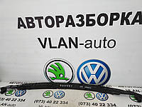 7L6807863B Кронштейн заднього бампера VW Туарег