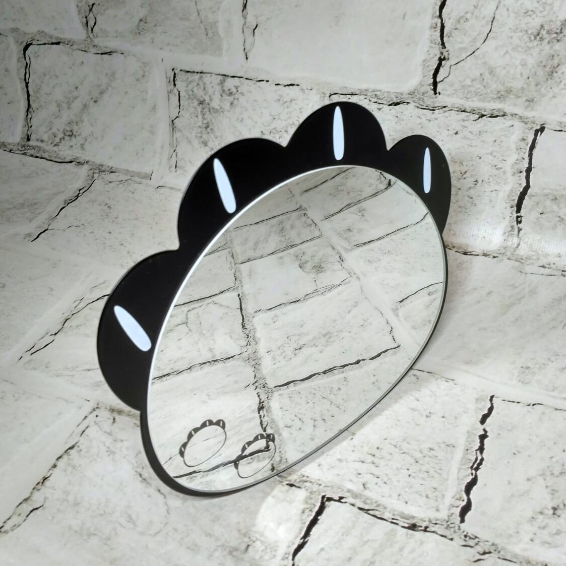 Дзеркало косметичне настільне металеве Котяча лапка 18,5х14,5 см Чорне 23-300-1