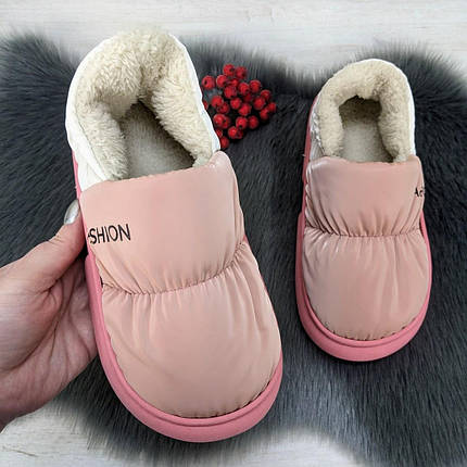 Тапочки жіночі чуні закриті плащівка на хутрі пудрові 4292, фото 1