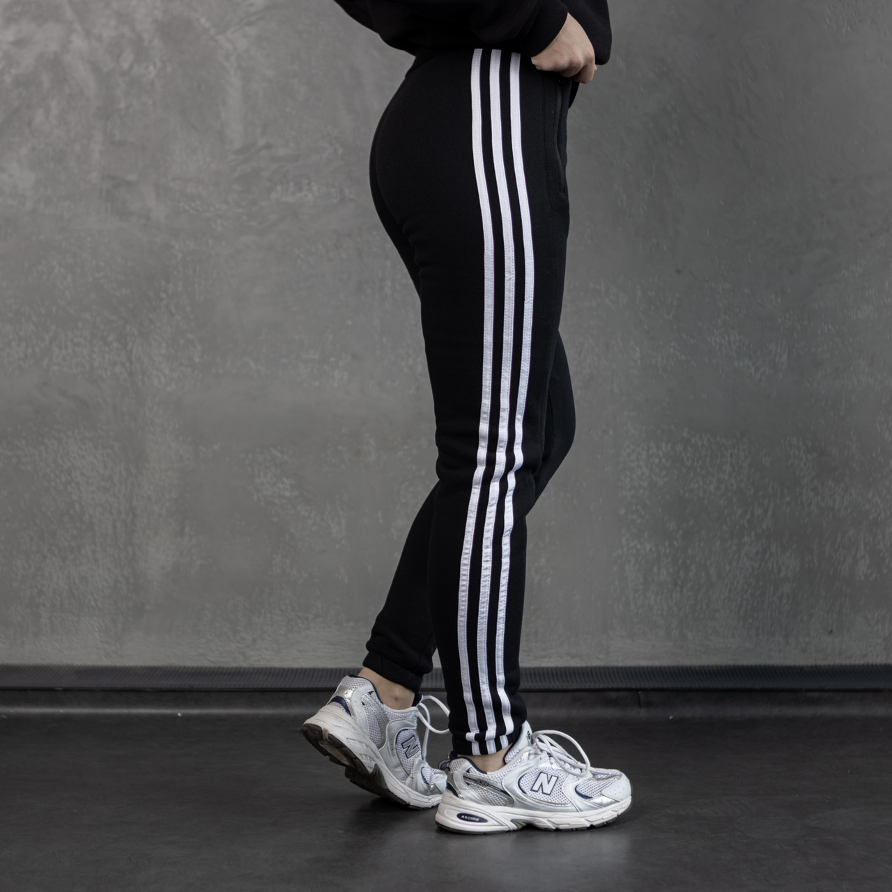 Зимові жіночі штани Adidas утеплені на флісі чорні | Спортивні штани теплі зима Адідас