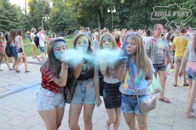 Кольорова Біла Церква разом з фарбами Холі!