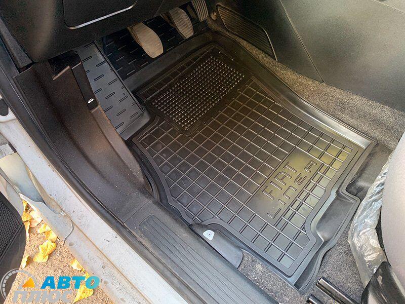 Водійський килимок у салон Fiat Linea 2007- (Avto-Gumm)