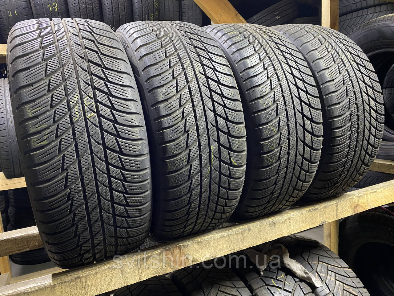 Шини Зима 225/50R17 Bridgestone Blizzak LM-001 7.5-7мм, фото 1