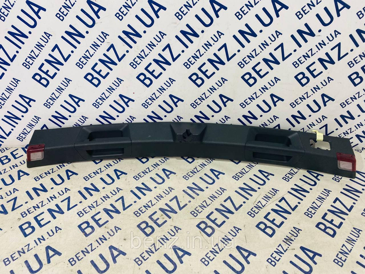 Накладка кришки багажника Mercedes S204 A2047400772