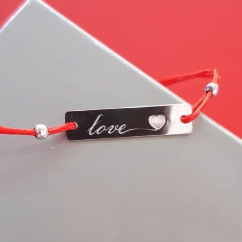 Браслет червона нитка із вставкою "Love" - срібло 925