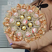 Красивий золотистий букет із цукерками Ferrero Rocher Rafaello, подарунок на день народження ювілей