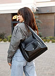 Стильна містка жіноча чорна сумка хобо з великою кишенею та ланцюжком, матова екошкіра, фото 6