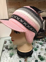 Вязанная шапочка женская с козырьком, фирма Fonem, Турция, цвет розовый в сочетании с серым.