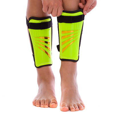 Щитки футбольні Zelart FB-618 М кольору в асортименті