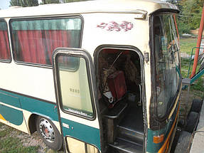 Изготовление и замена лобового стекла на автобус Mercedes O 303 в Никополе 2