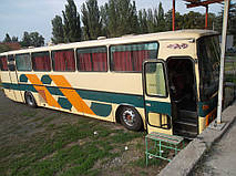 Изготовление и замена лобового стекла на автобус Mercedes O 303 в Никополе 8