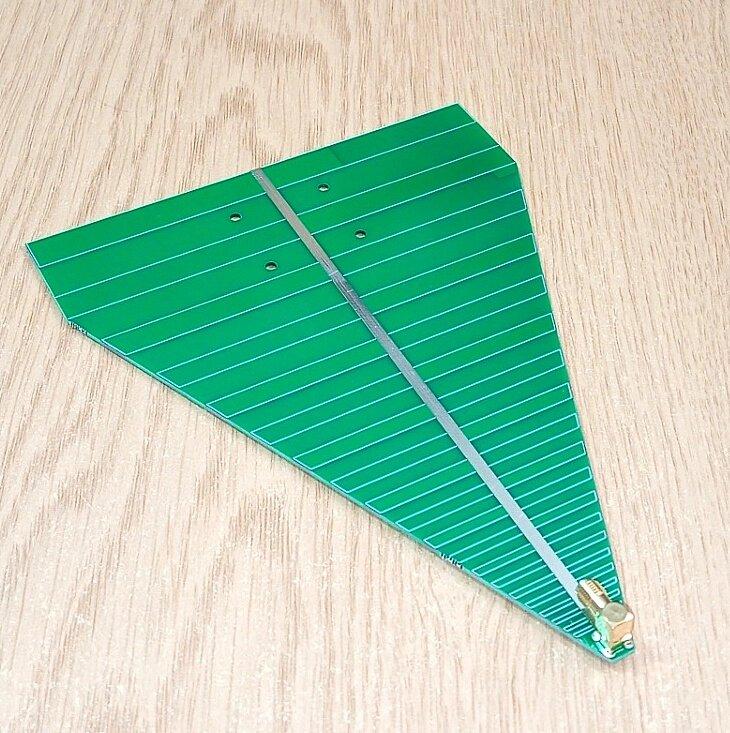 Антена 740 – 6000 МГц, до 40 Вт, 6-7dB, логоперіодична, UWB Ultra Wideband Logperiodic Antenna