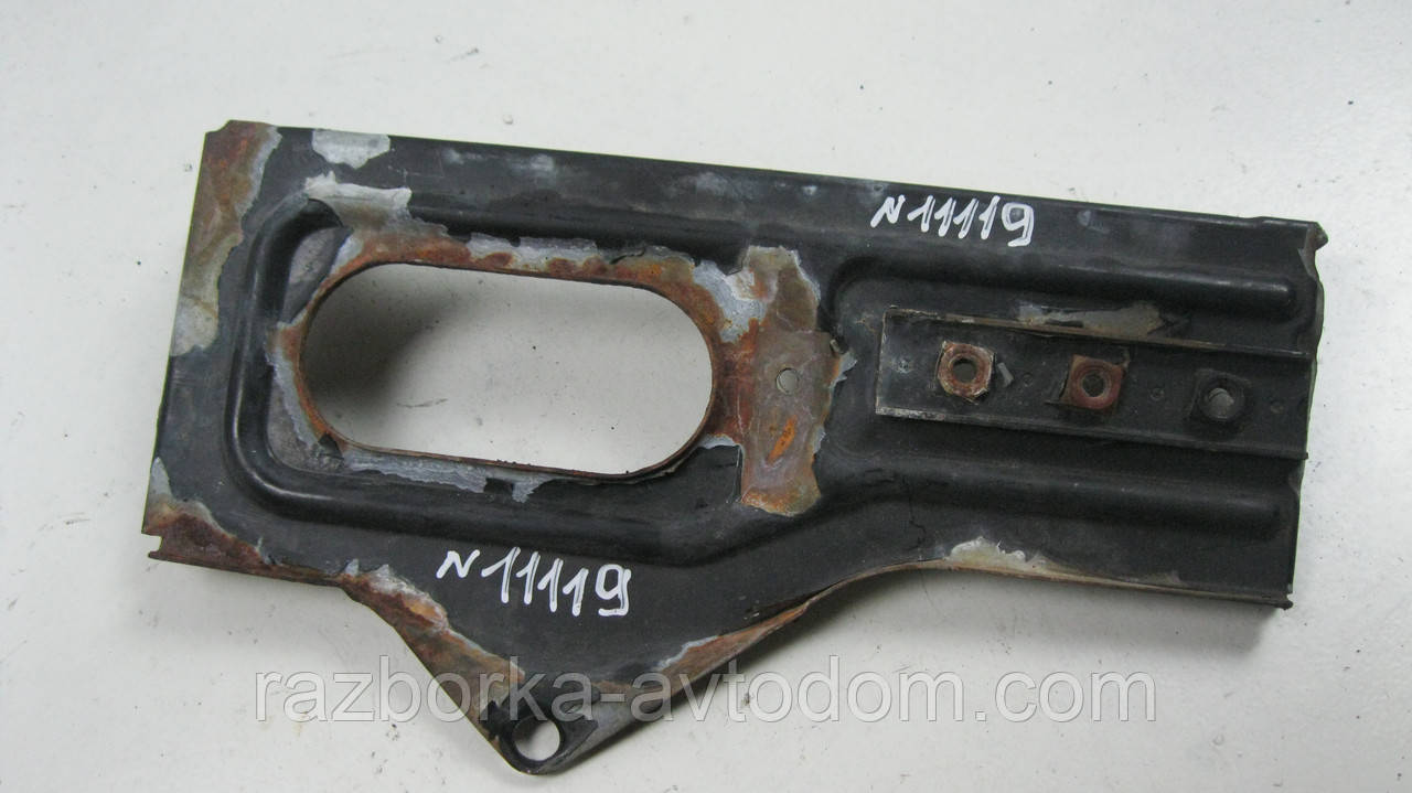 Полиця під акумулятор VW Passat B5 (1997-2000) OE: 8D0805213A