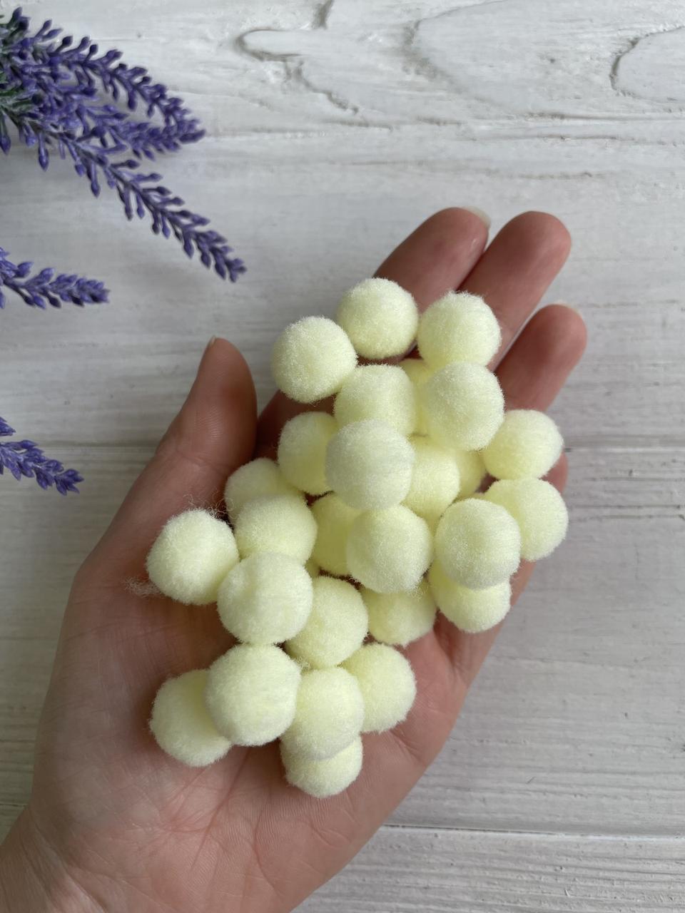 Помпони " Оксамитові 1.5 см", айворі 500 шт