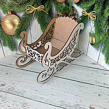 Декоративні дерев'яні санчата. Новорічна упаковка подарунків