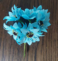 Квіти на ніжці блакитні