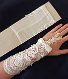 Весільні білі рукавички з бантиком, фото 2