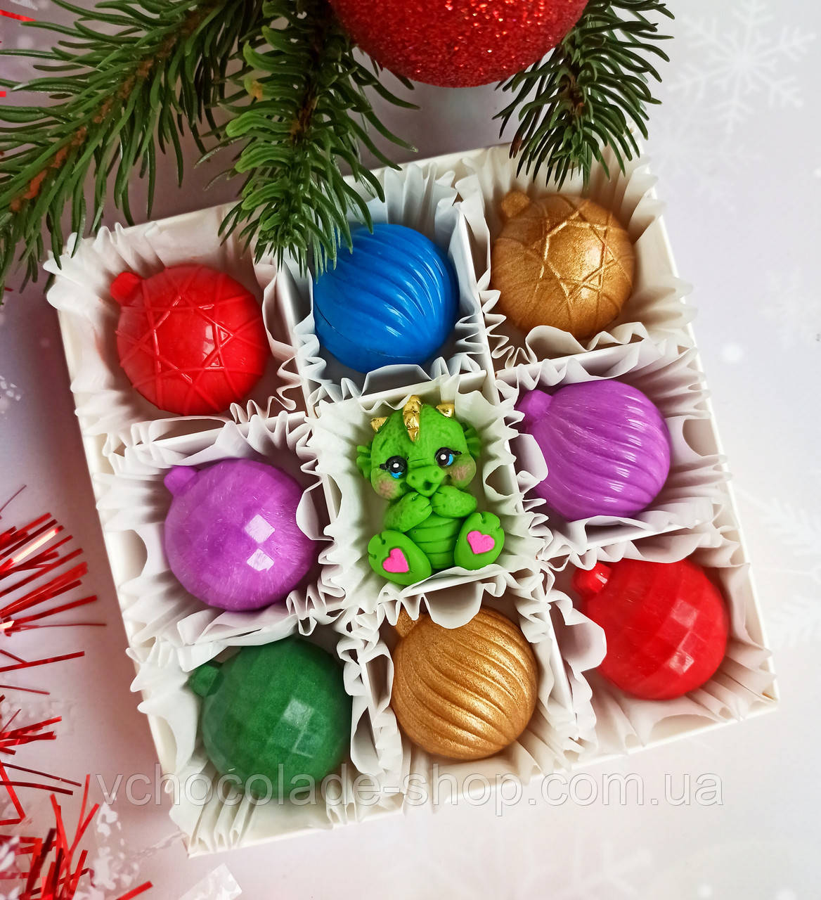 Шоколадні фігурки до Нового року Різдвяний Подарунок від Миколи рік Дракона 2024 Новорічні кульки з начинкою