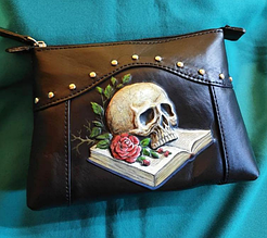 Косметичка жіноча з натуральної шкіри з художнім тисненням та розписом ручна робота