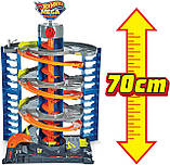 Hot Wheels City Mega Garage Playset with Corkscrew Elevator. Хот Вілс Сіті Мега Гараж на 60+ машинок із гвинтовим підйомником, фото 3